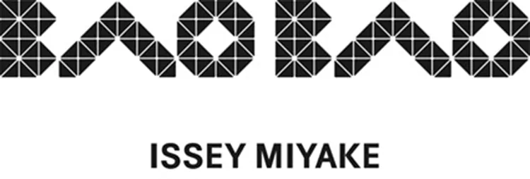 BAO BAO ISSEY MIYAKE HIGH-SHINE GEOMETRIC LOOP MESSENGER BAG