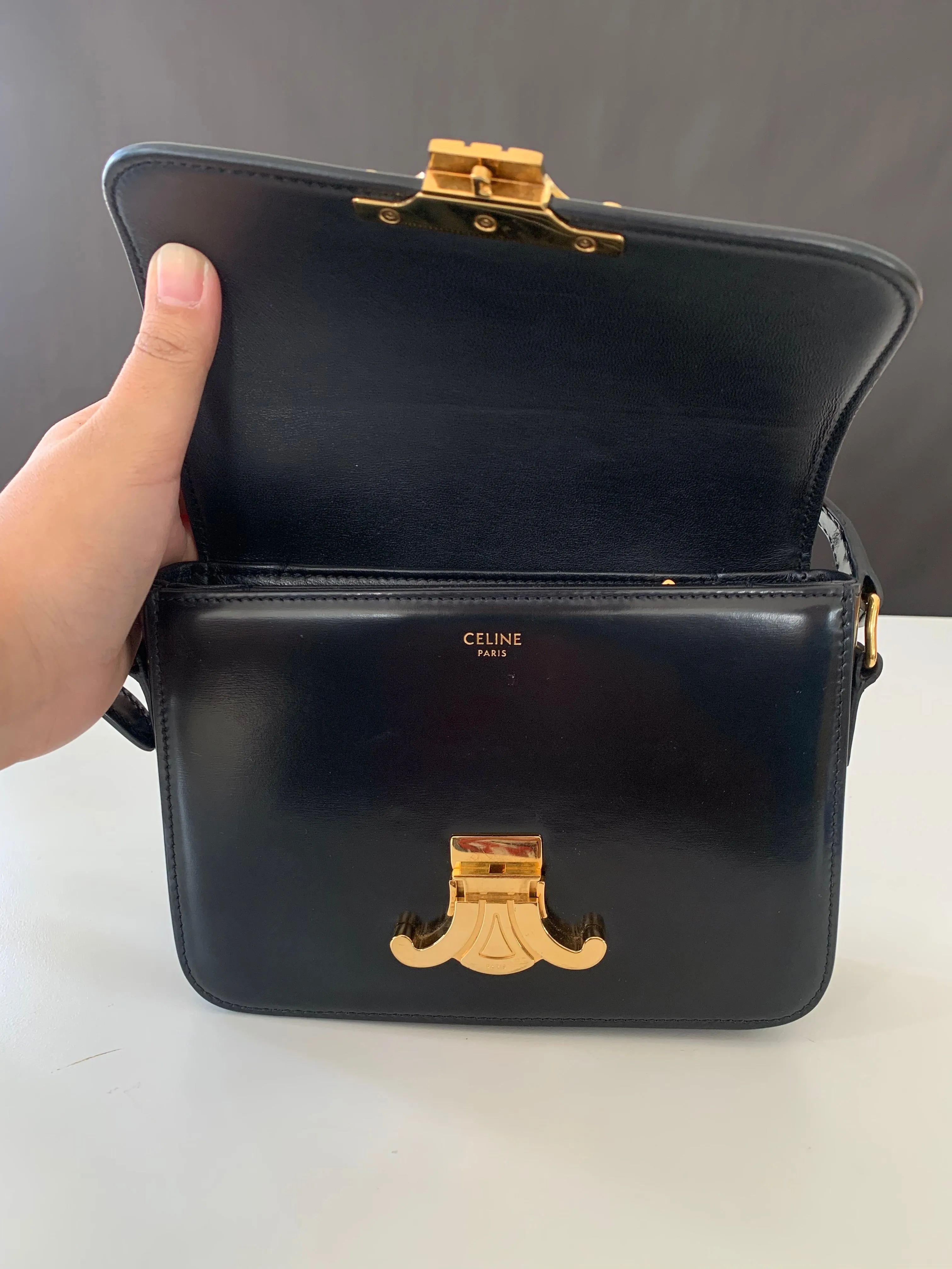 <b>CELINE</b> <br>Teen Triomphe Shiny Calfskin