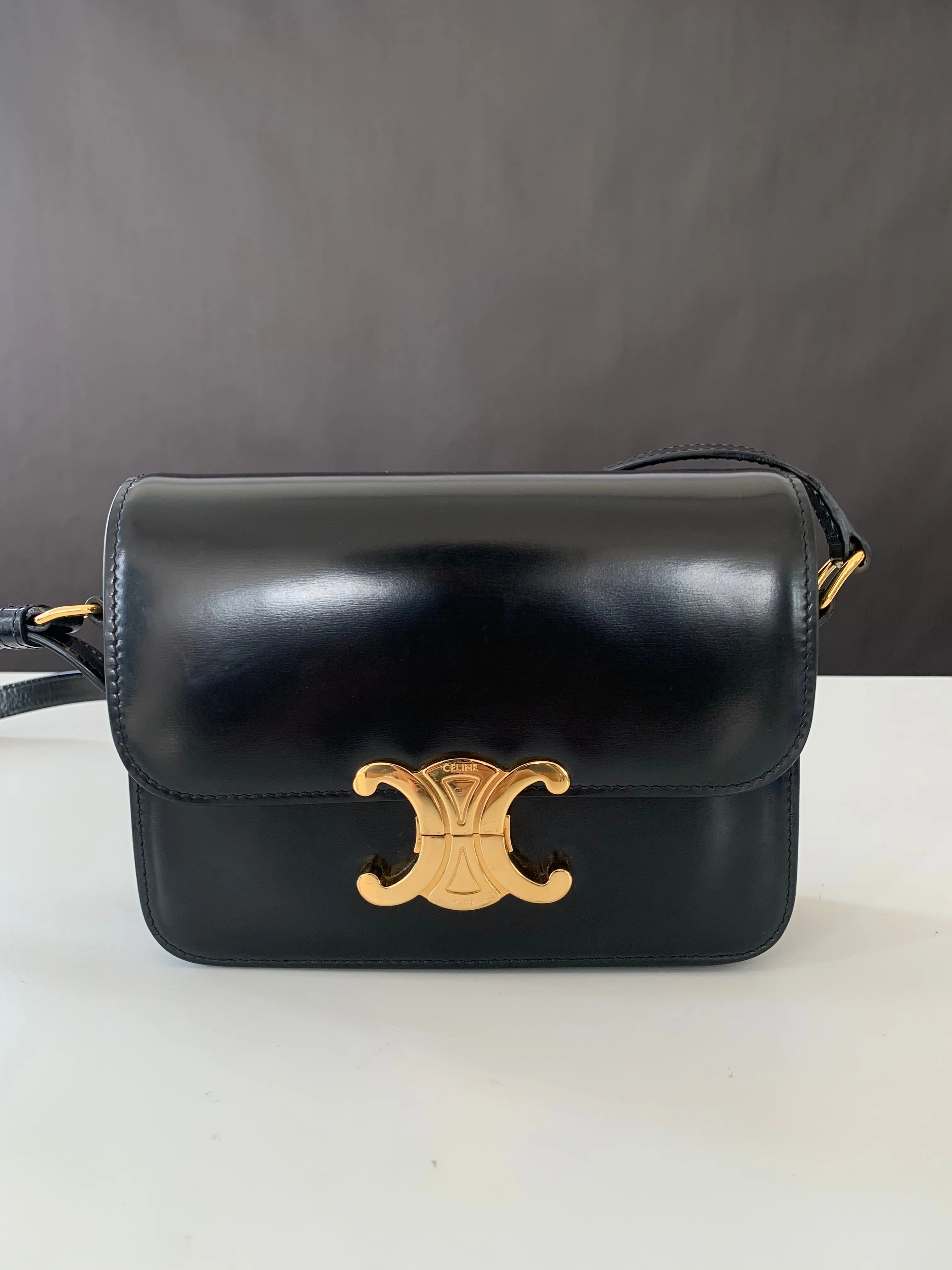 <b>CELINE</b> <br>Teen Triomphe Shiny Calfskin