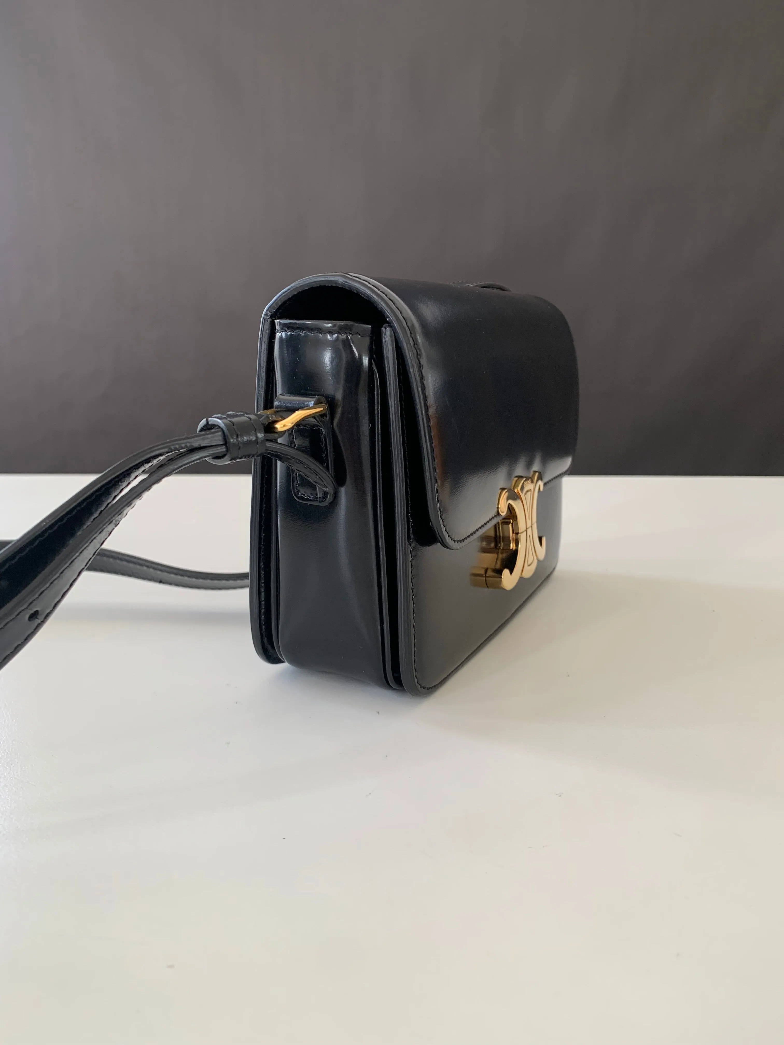<b>CELINE</b> <br>Teen Triomphe Shiny Calfskin