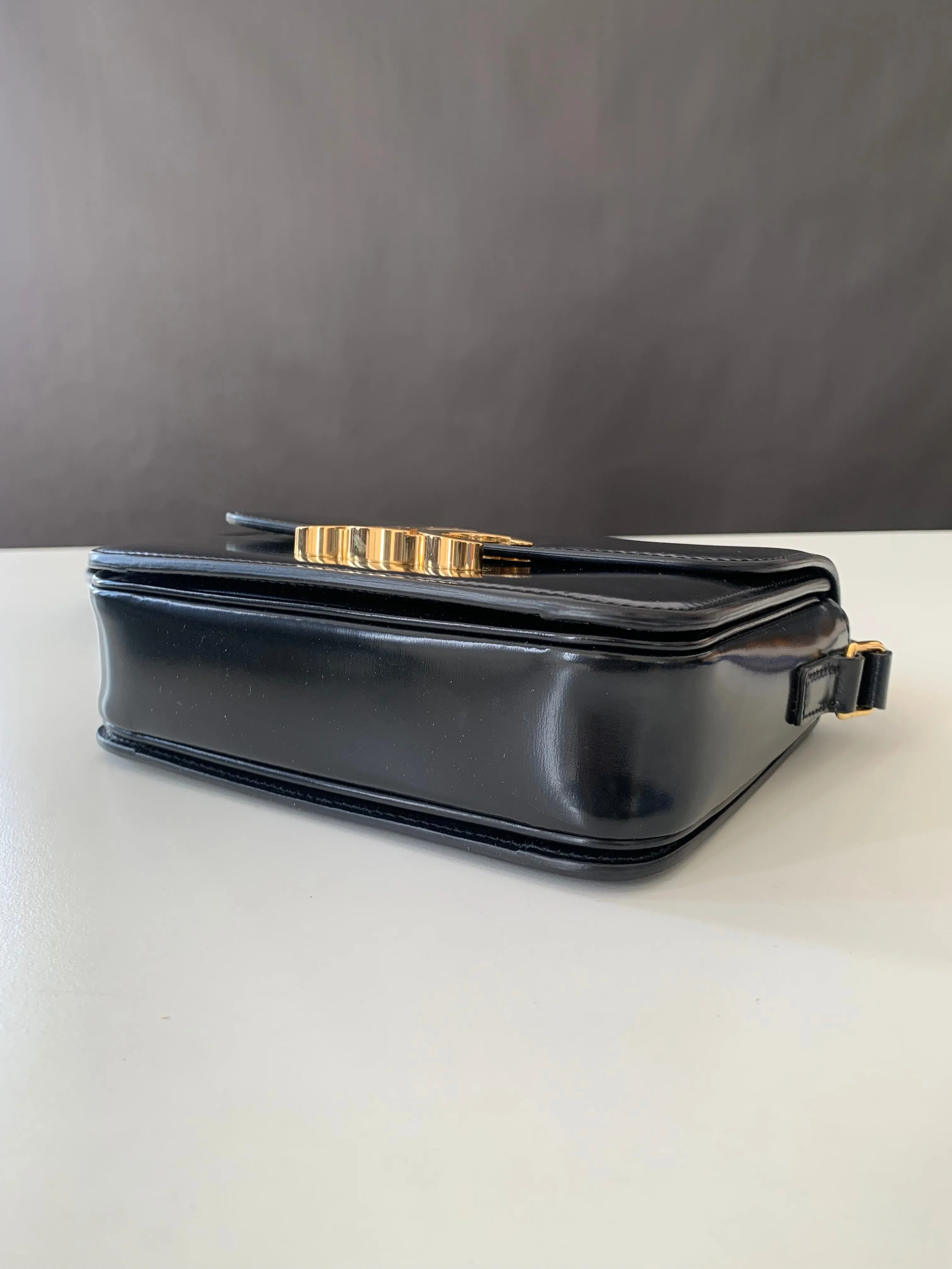 <b>CELINE</b> <br>Teen Triomphe Shiny Calfskin
